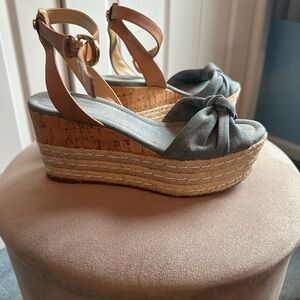 Michael Kors Blue and Tan Sandals with Knotted Detail